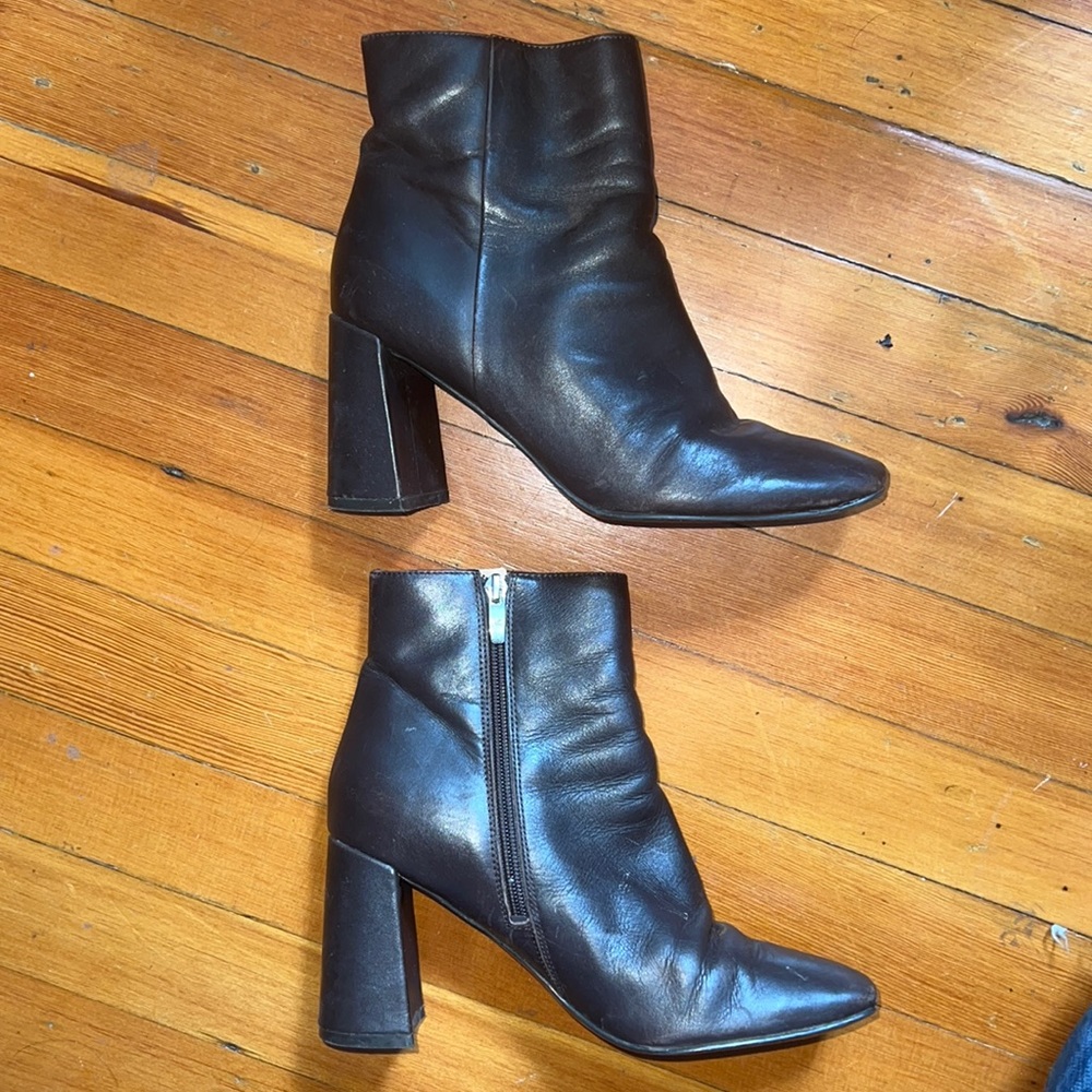 MARC FISHER LEATHER BROWN  HEEL BOOT size 7M